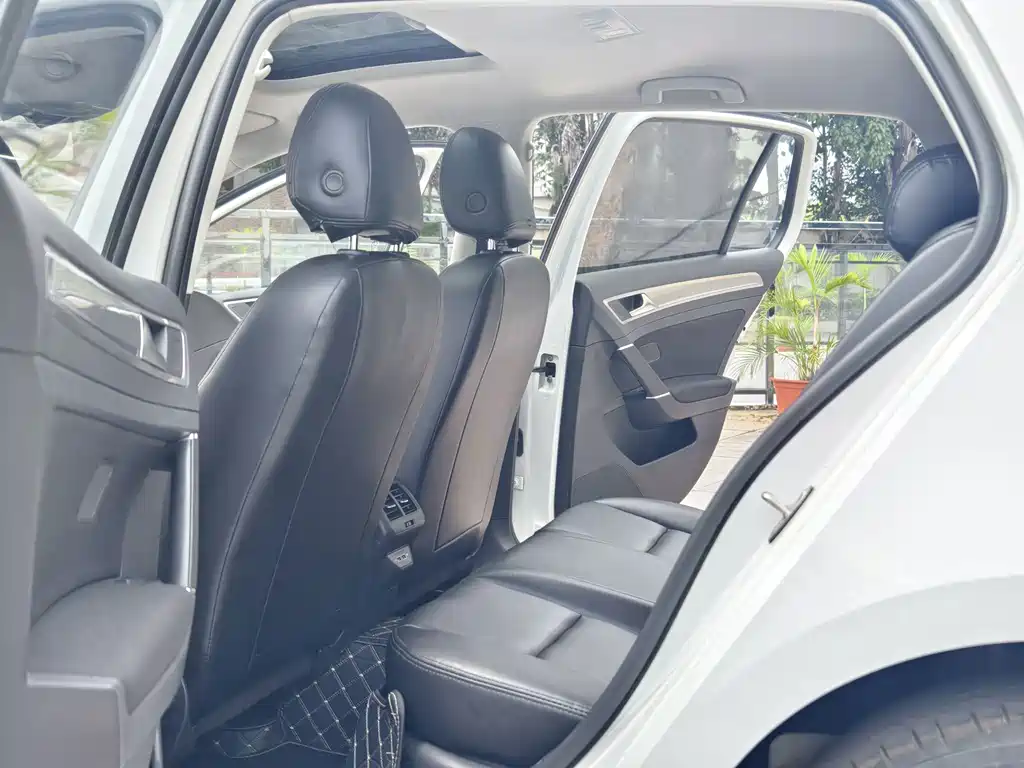 Volkswagen Golf — миниатюра 12