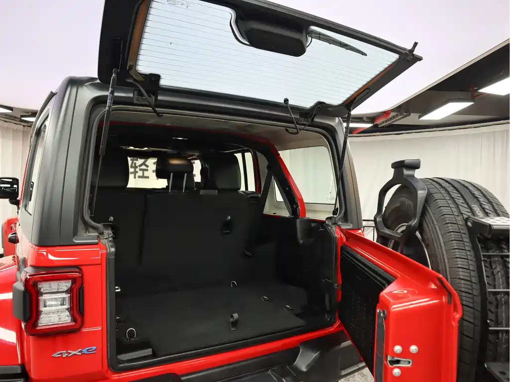 Jeep Wrangler PHEV — миниатюра 14