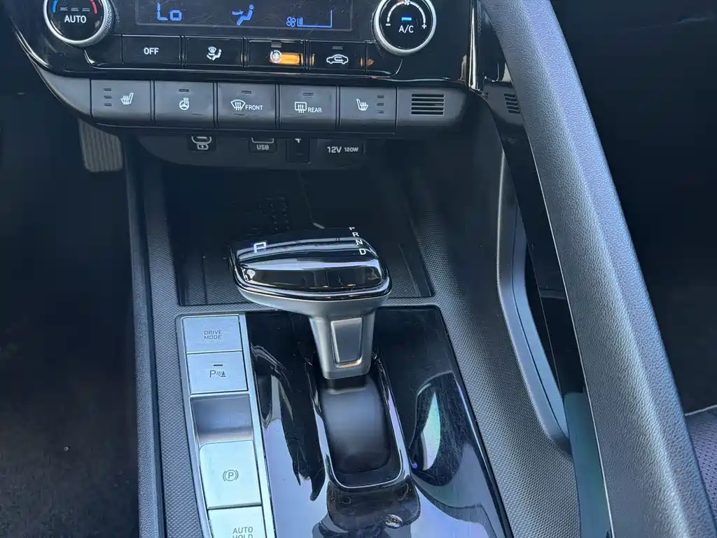 Hyundai Elantra — миниатюра 14