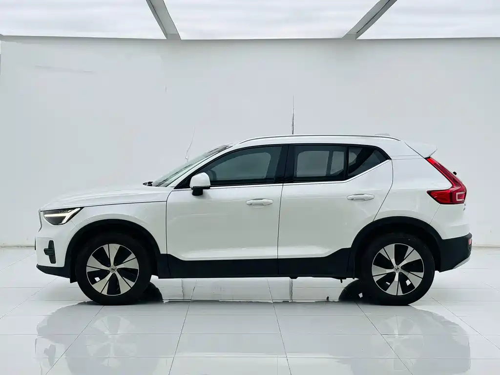 Volvo XC40 — миниатюра 4