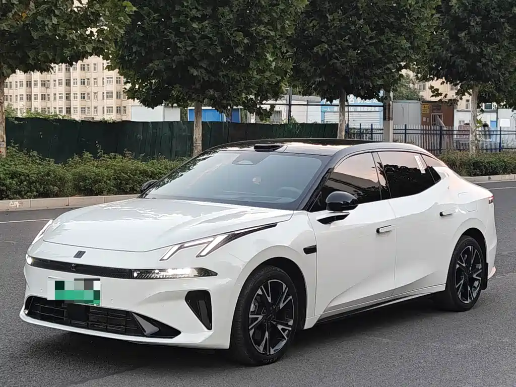 Lynk & Co 07 EM-P