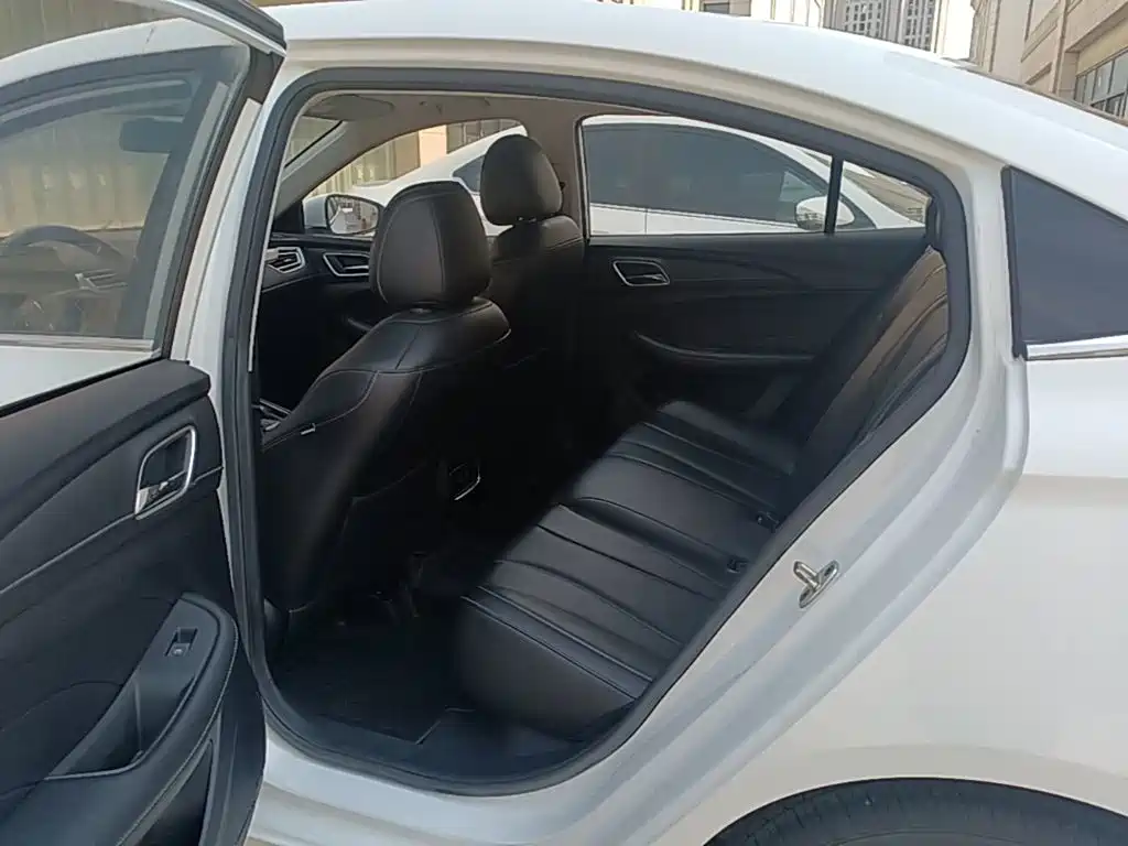 Roewe i5 — миниатюра 17