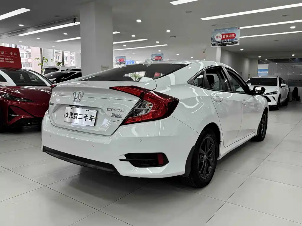 Honda Civic — миниатюра 5