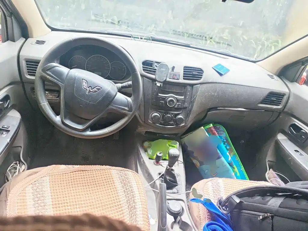Wuling Hongguang — миниатюра 10