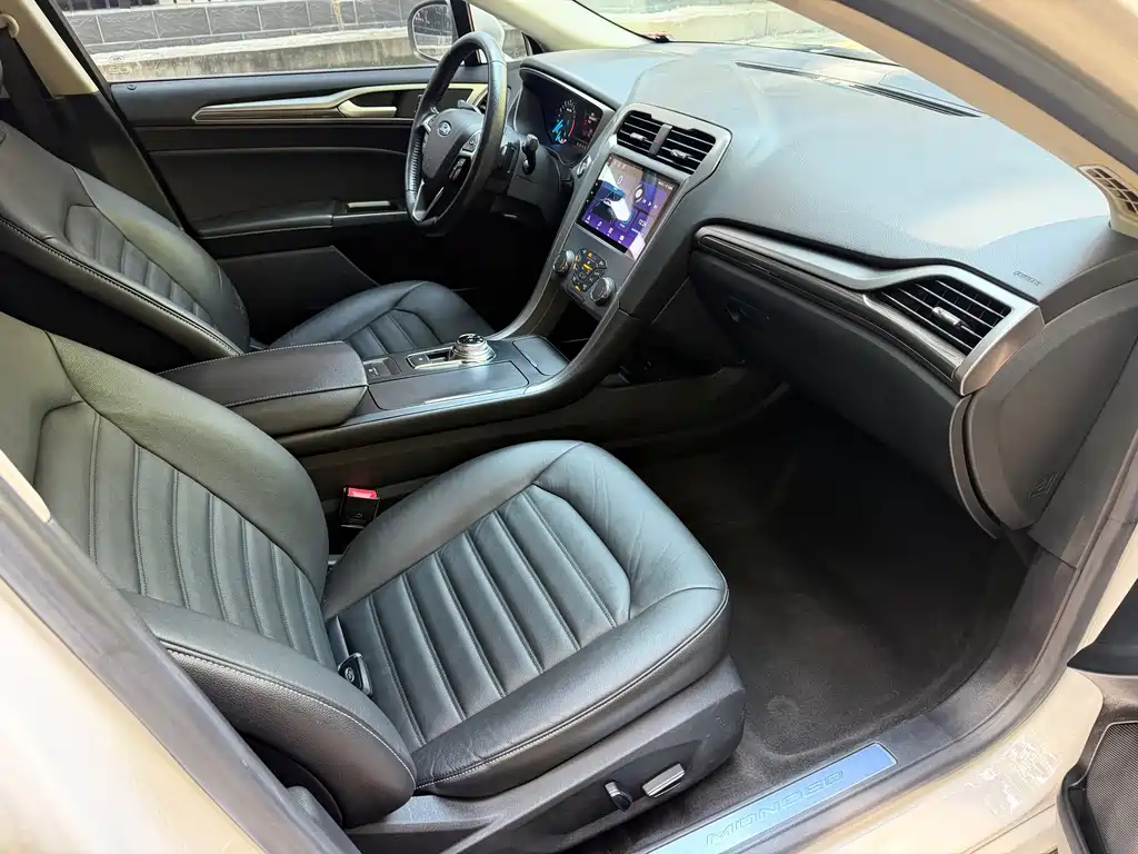 Ford Mondeo — миниатюра 12
