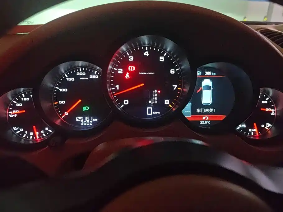Porsche Cayenne — миниатюра 14
