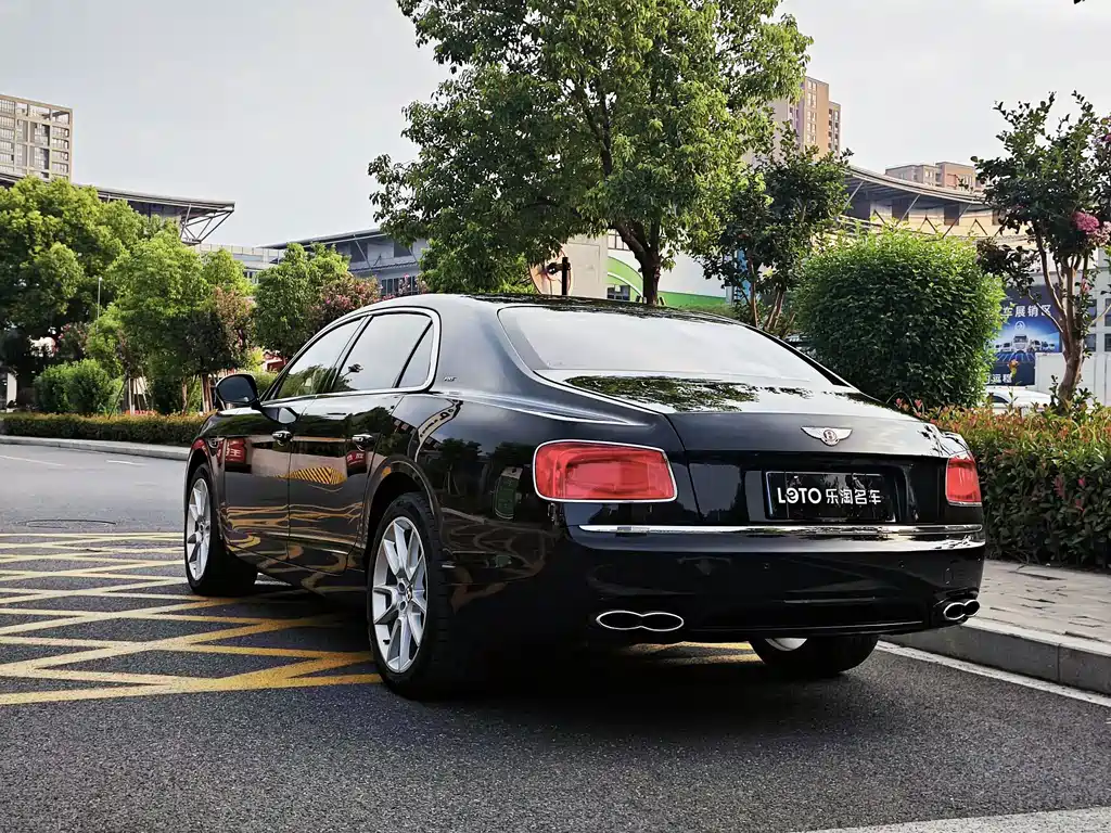 Bentley Flying Spur — миниатюра 6