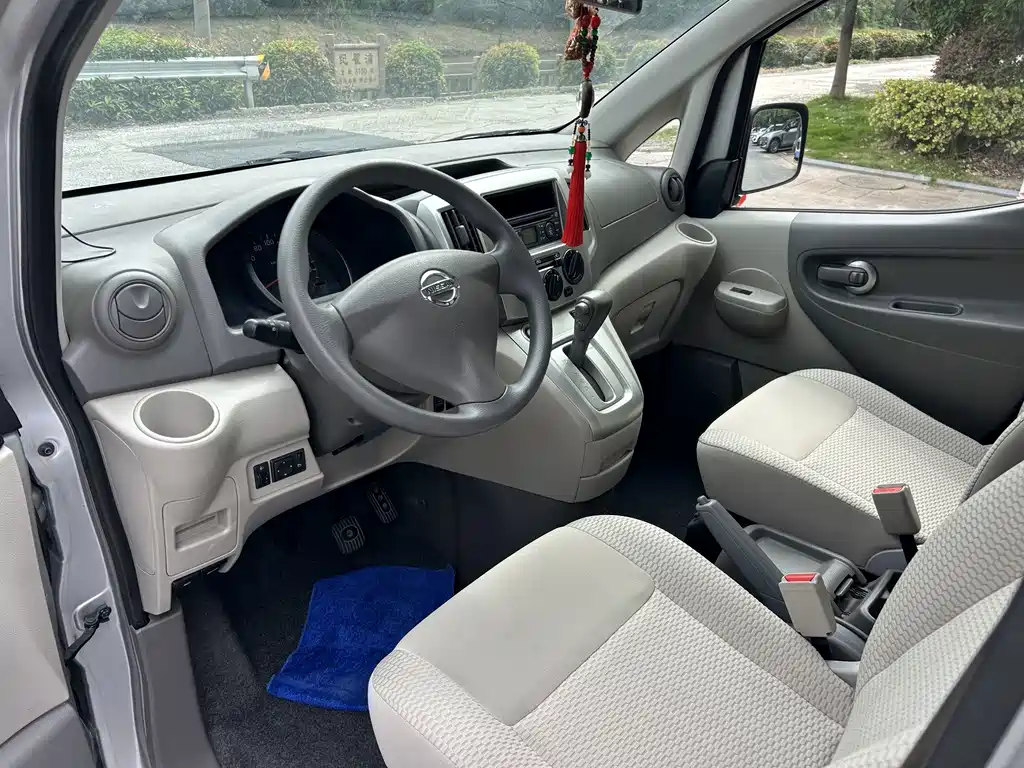 Nissan NV200 — миниатюра 7