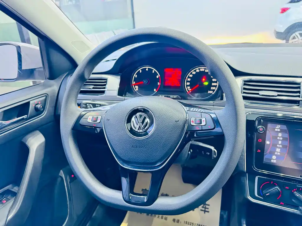 Volkswagen Santana — миниатюра 13