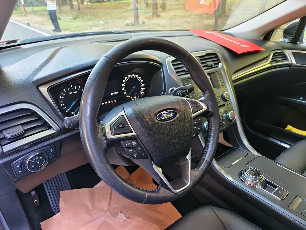 Ford Mondeo — миниатюра 12
