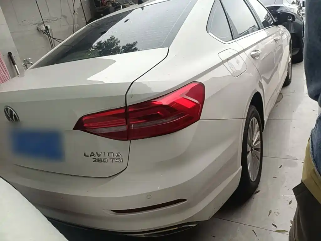 Volkswagen Lavida — миниатюра 7