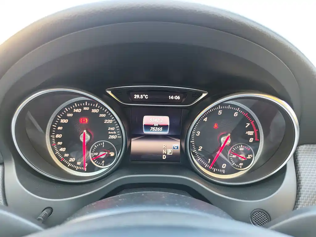 Mercedes-Benz GLA — миниатюра 12