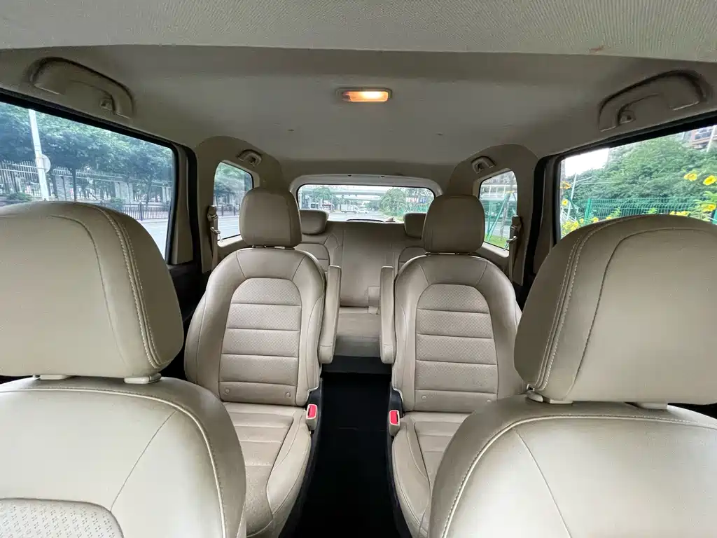 Wuling Hongguang — миниатюра 17