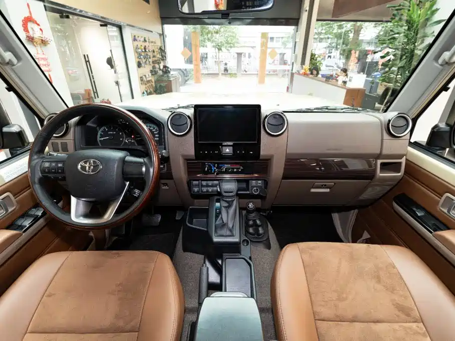 Toyota Land Cruiser — миниатюра 7