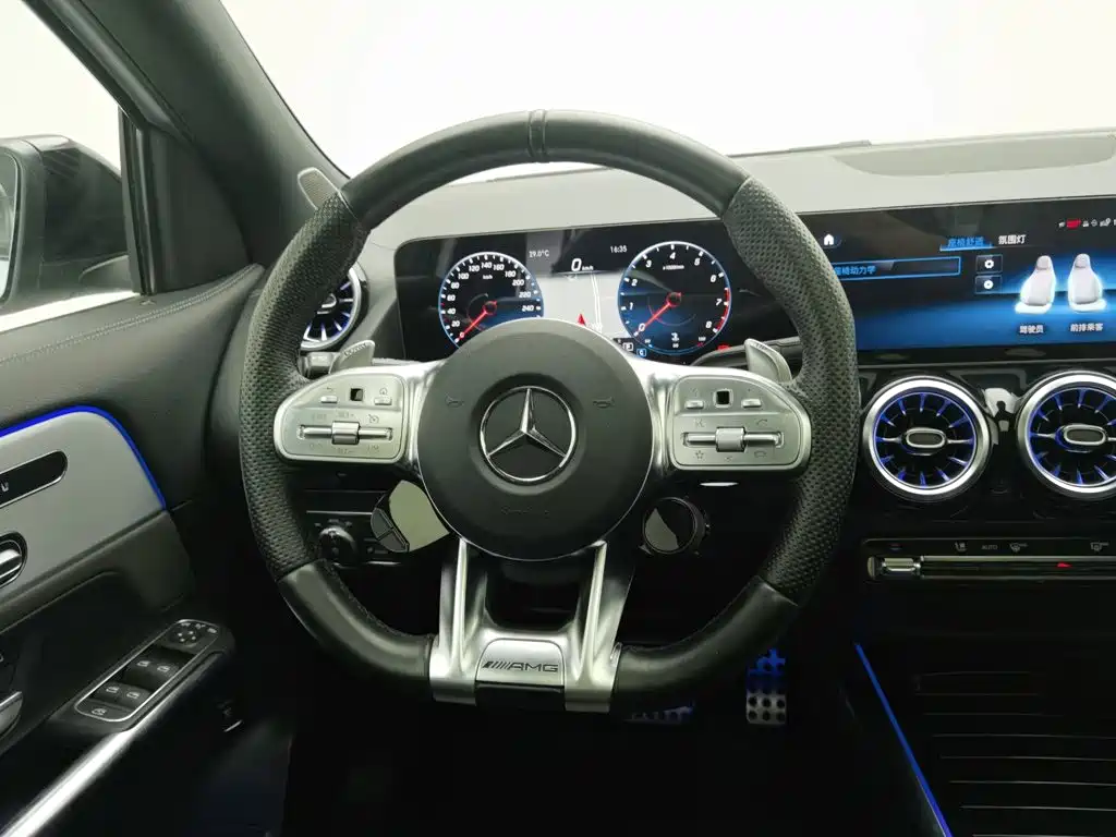 Mercedes-Benz GLA AMG — миниатюра 11