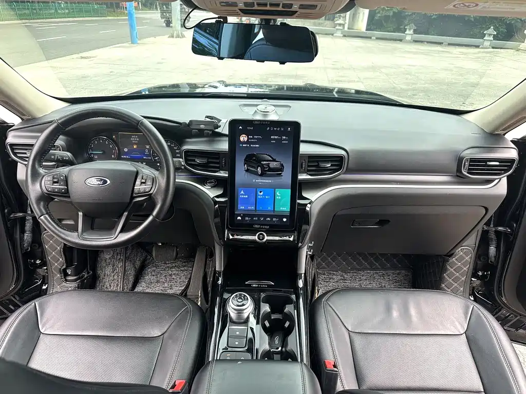 Ford Explorer — миниатюра 3