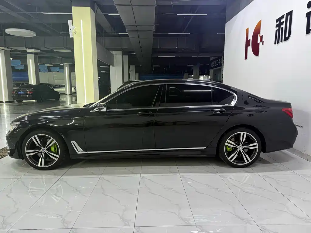 BMW 7 Series — миниатюра 4