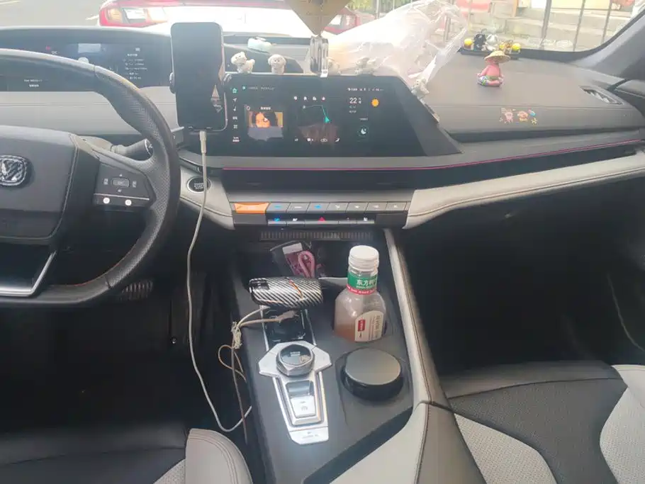 Changan UNI-V iDD — миниатюра 13
