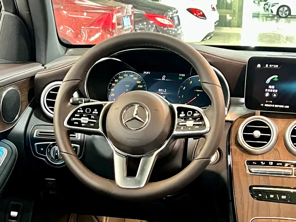Mercedes-Benz GLC — миниатюра 12