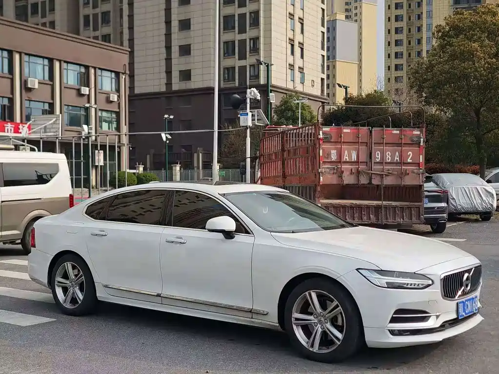 Volvo S90 — миниатюра 4