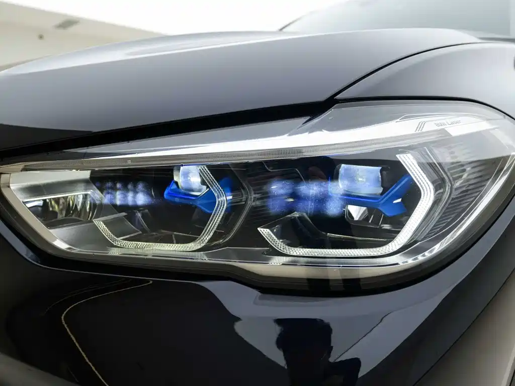 BMW X5 — миниатюра 10