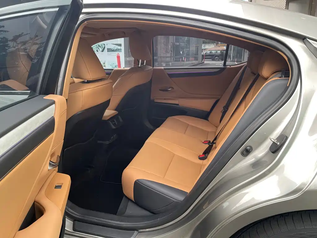 Lexus ES — миниатюра 5