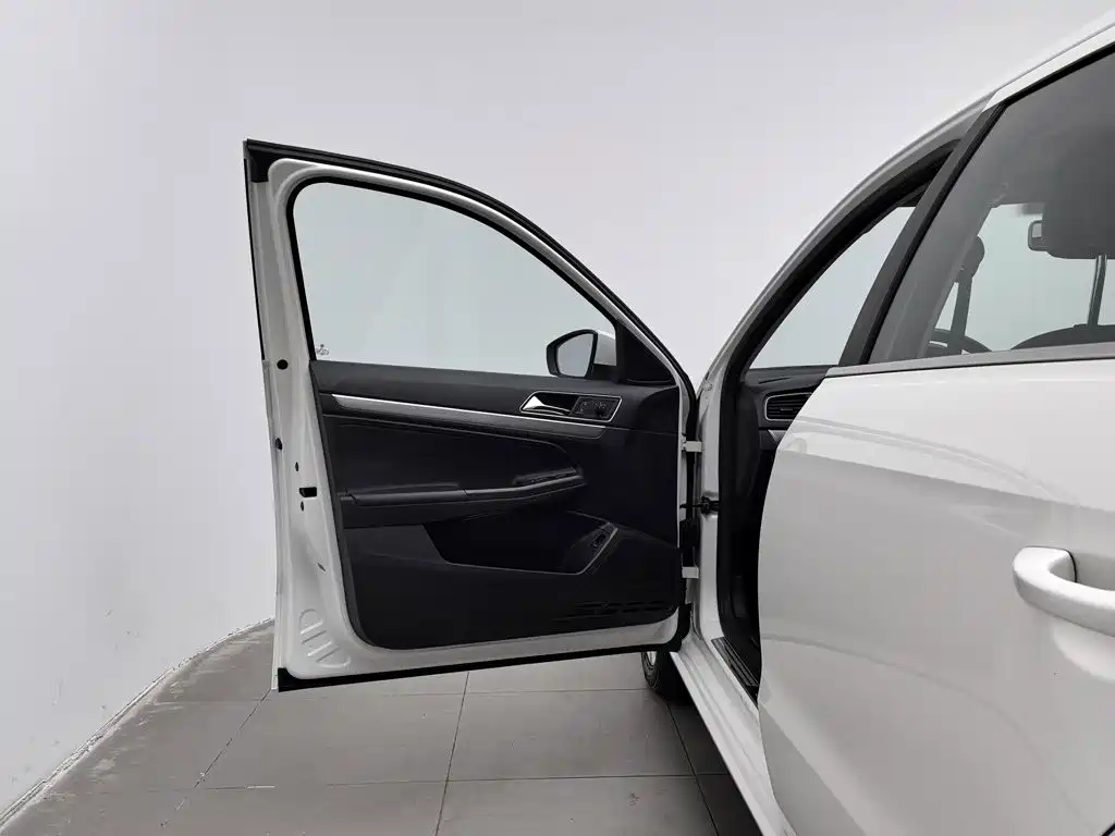 Volkswagen Lavida — миниатюра 8