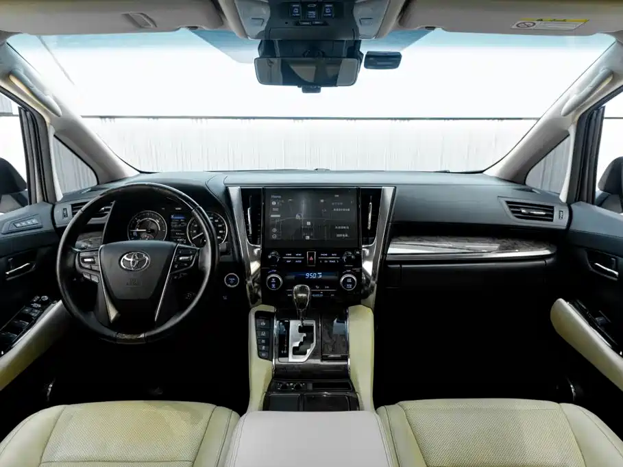 Toyota Alphard — миниатюра 15