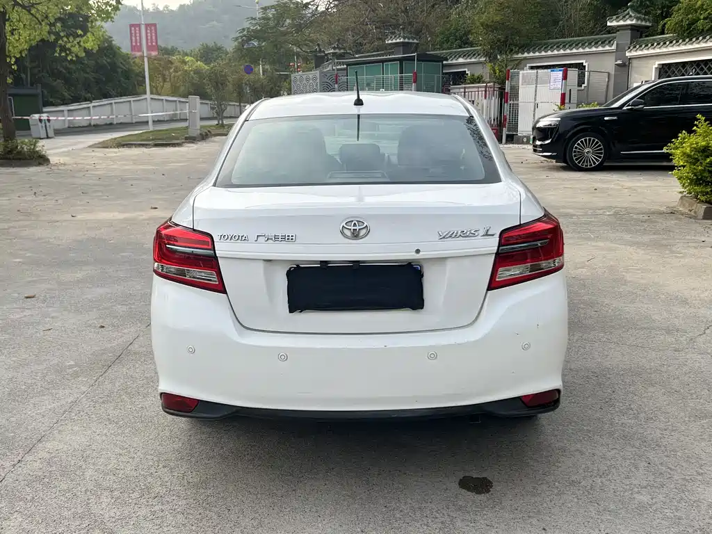 TOYOTA YARIS L TO ENJOY