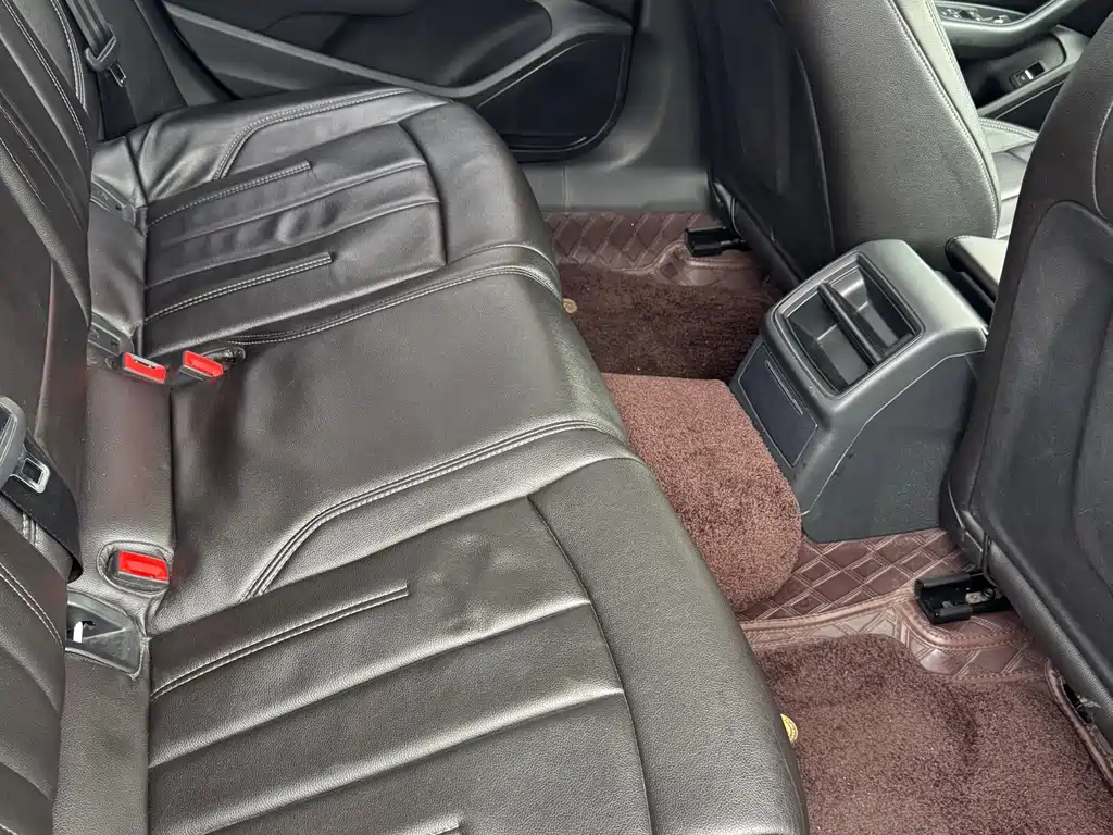 Audi A4L — миниатюра 14