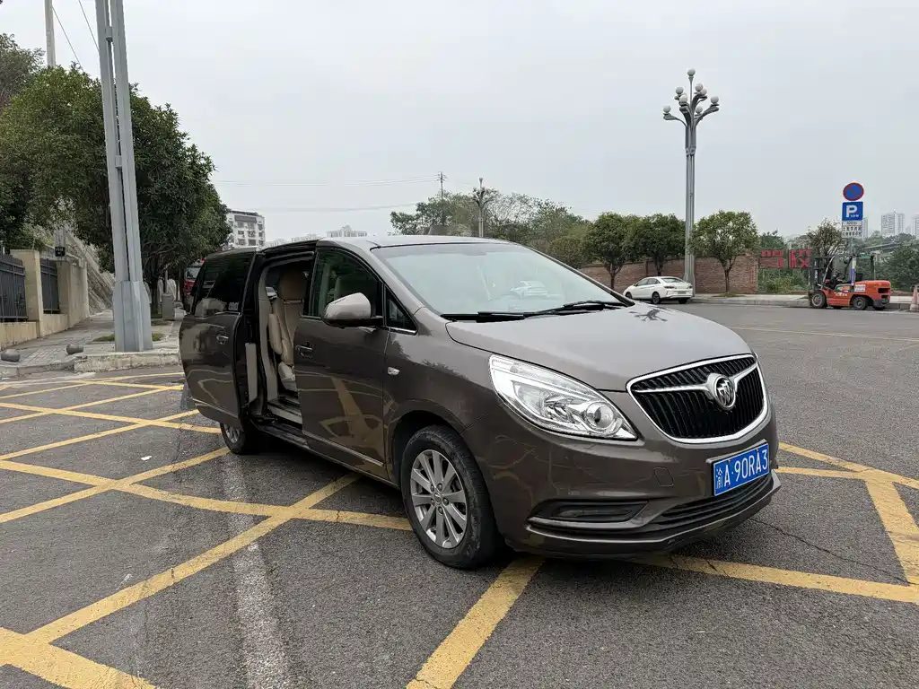 Buick GL8 — миниатюра 6