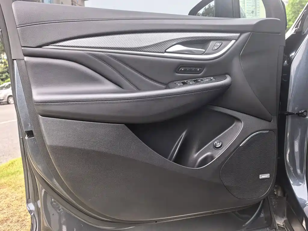 Buick Enclave — миниатюра 8