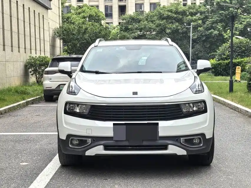 Lynk & Co 01 — миниатюра 5