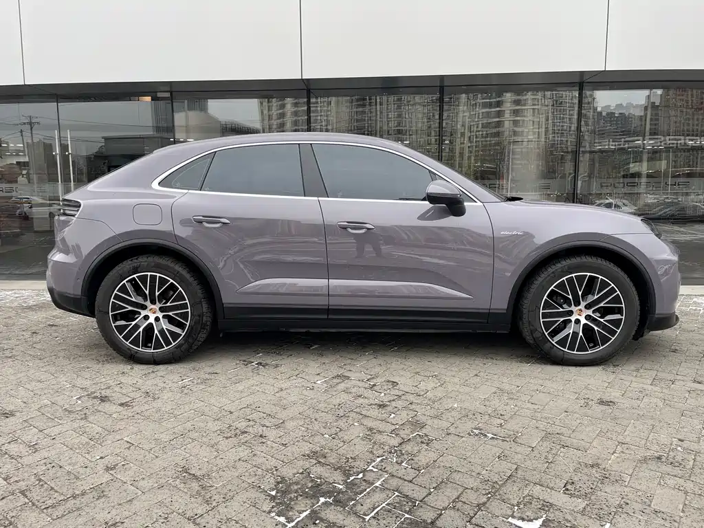 PORSCHE MACAN NEW ENERGY