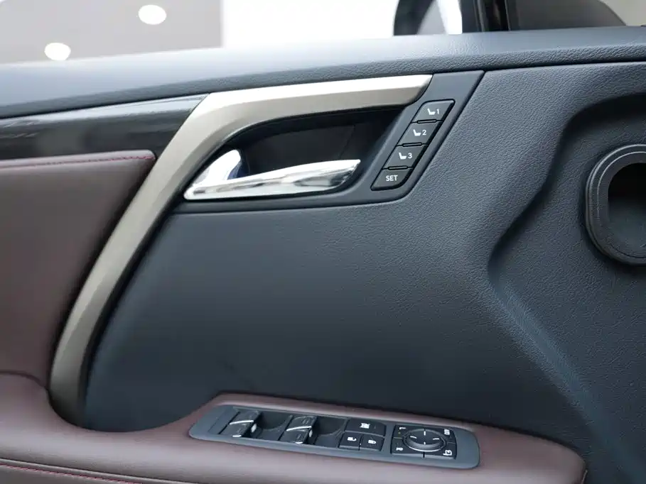 Lexus RX — миниатюра 6