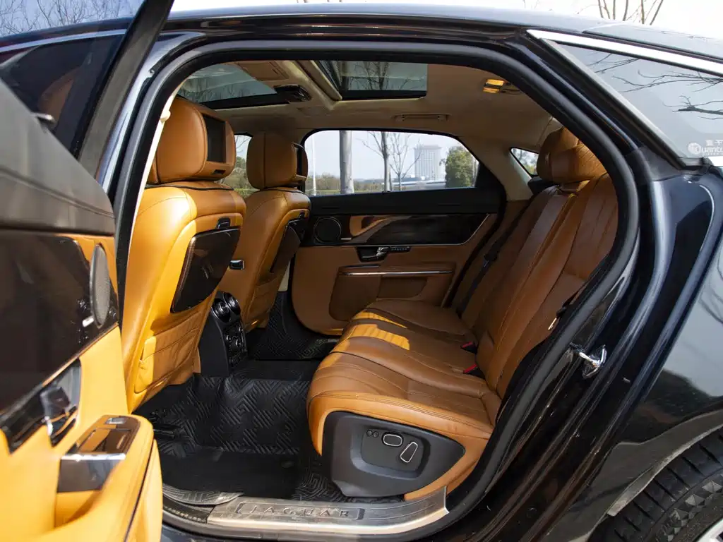 Jaguar XJ — миниатюра 13