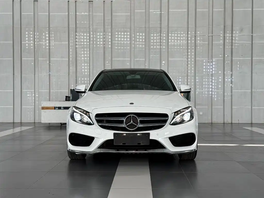 Mercedes-Benz C-Class — миниатюра 2
