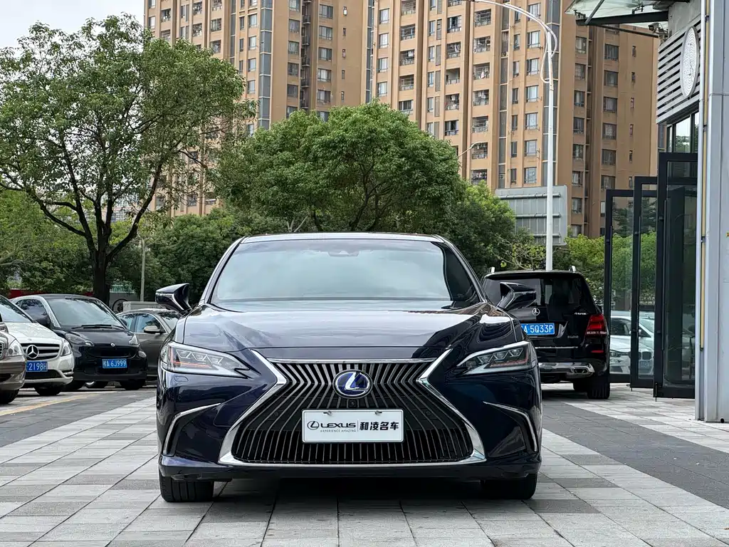 Lexus ES — миниатюра 2
