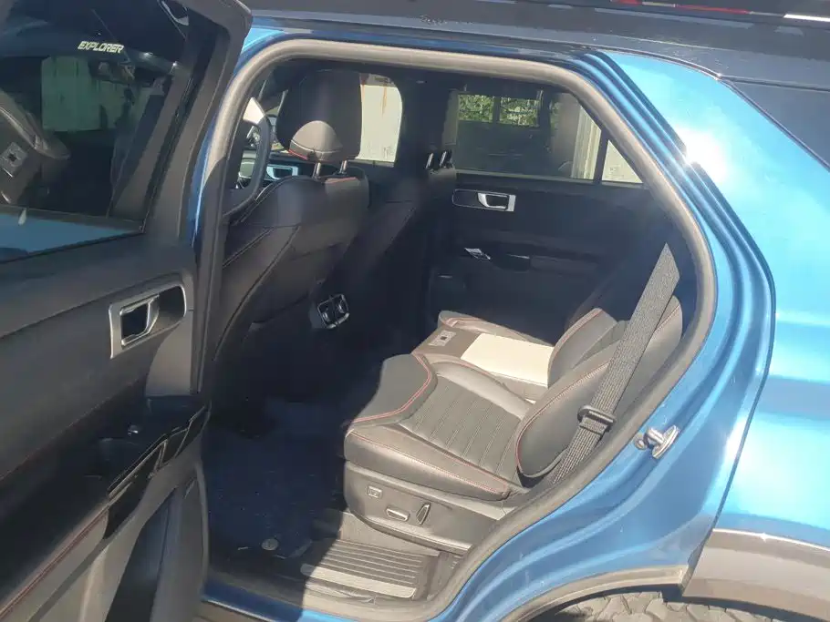 Ford Explorer — миниатюра 11