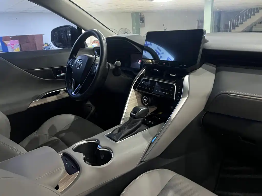 TOYOTA LING FANG HARRIER