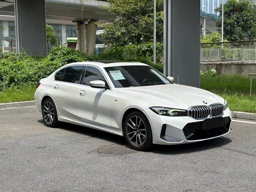 BMW 3 Series 2.0 л 2023 г. Белый, пробег 50000 км