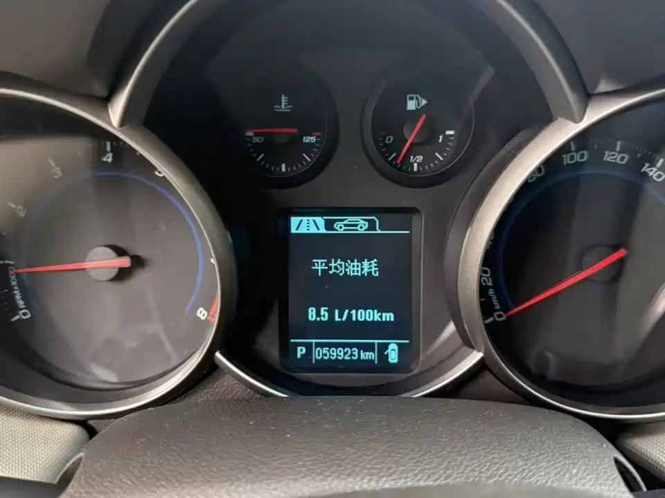 Chevrolet Cruze — миниатюра 6