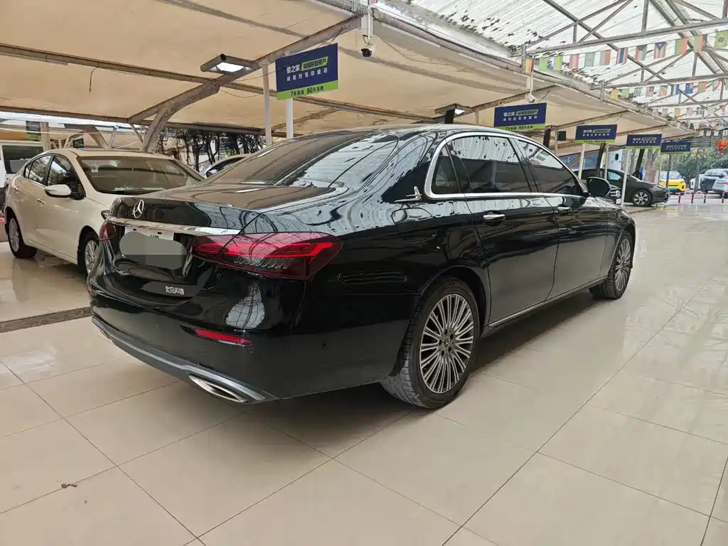 MERCEDES-BENZ E CLASS