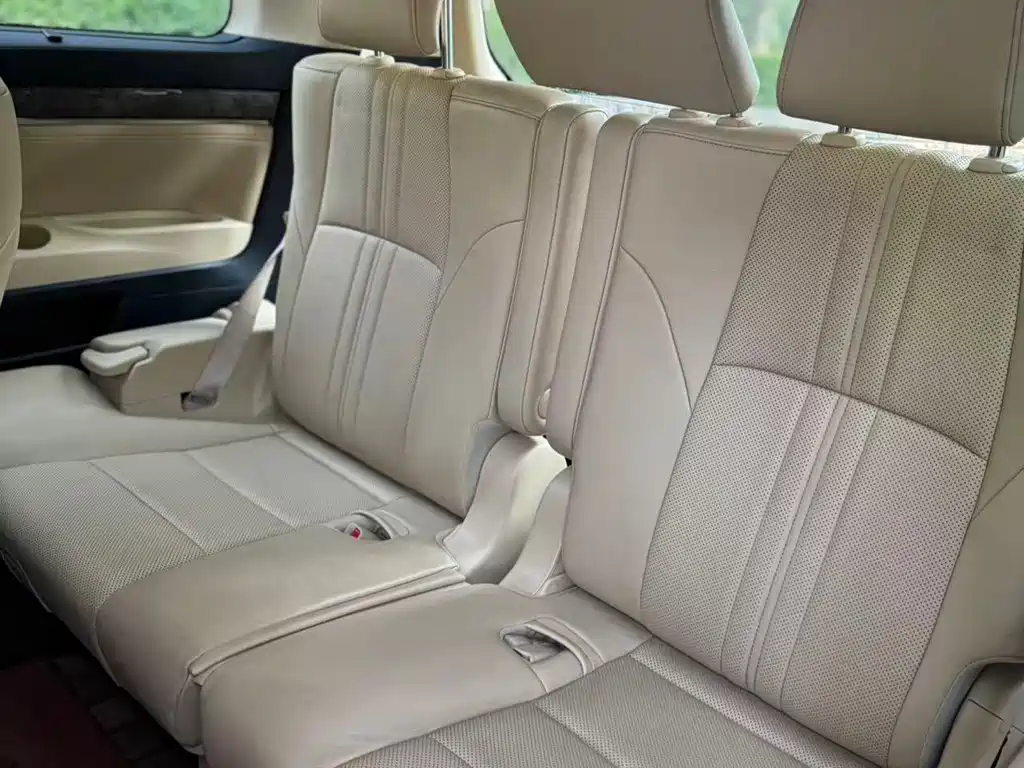 Toyota Alphard — миниатюра 6