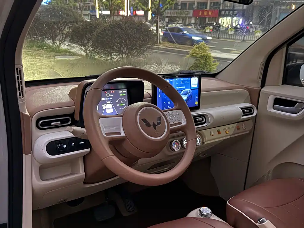 Wuling MINIEV — миниатюра 9