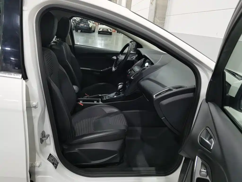 Ford Focus — миниатюра 23