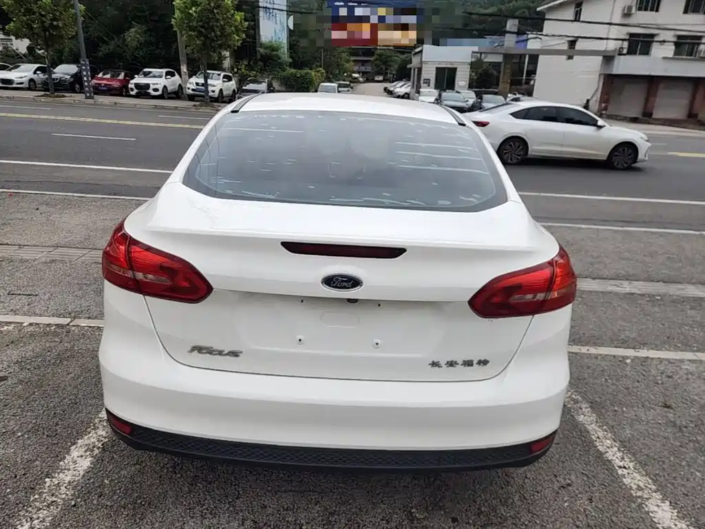 Ford Focus — миниатюра 6