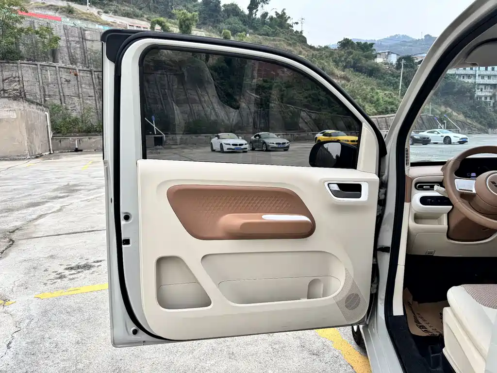 Wuling MINIEV — миниатюра 9