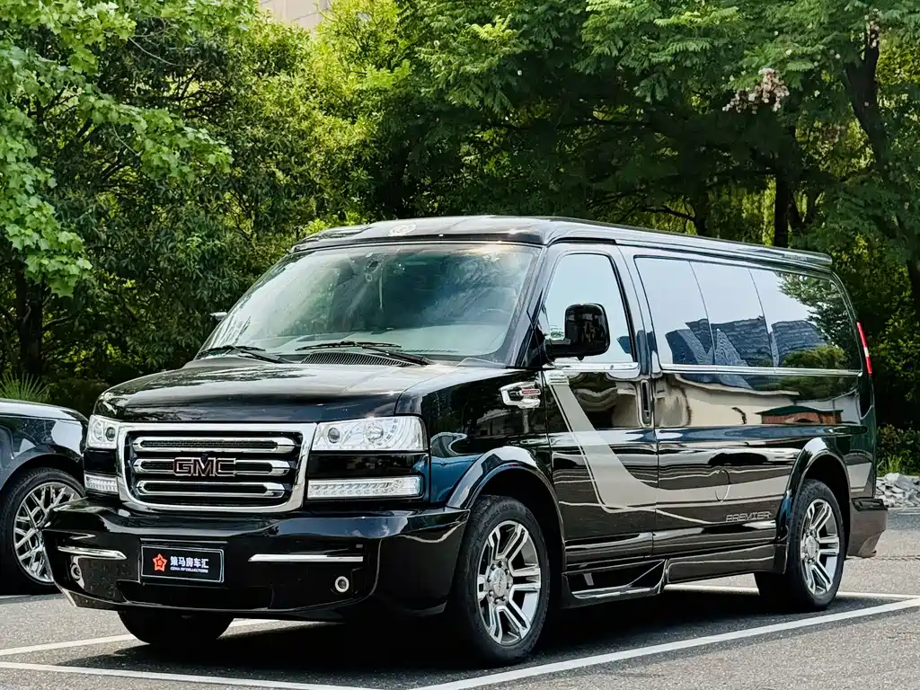 GMC Savana