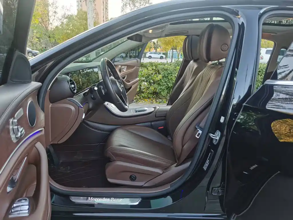 MERCEDES-BENZ E CLASS